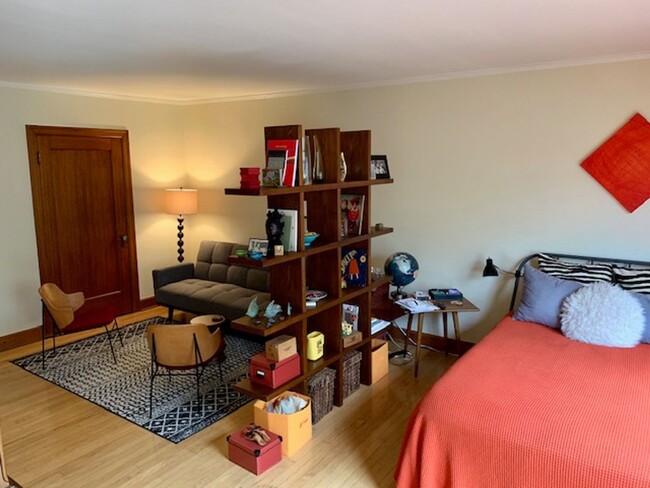 Interior Photo - Sir Lancelot Apartments