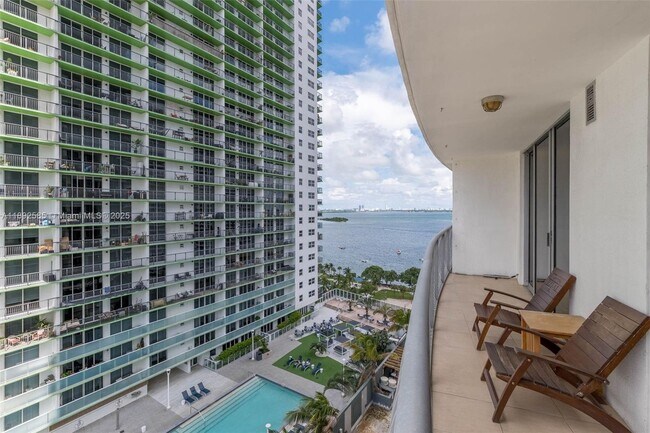 Building Photo - 1750 N Bayshore Dr