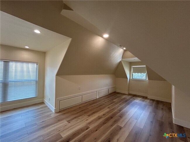 Building Photo - 406 Williams Way