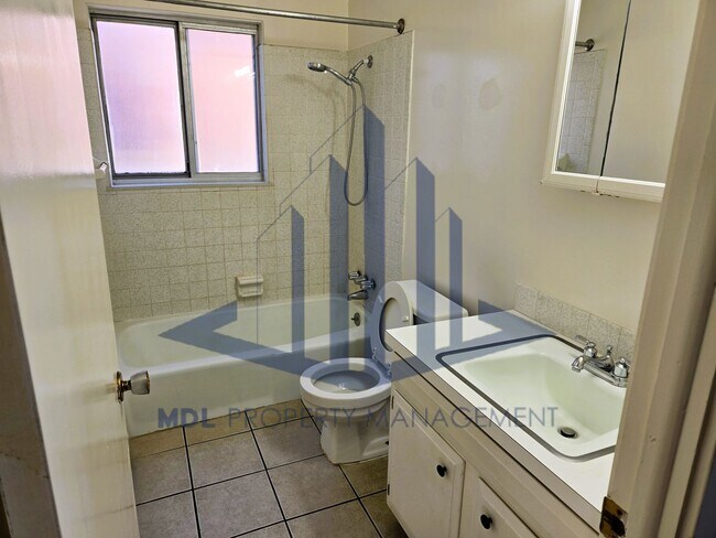 Building Photo - 2207 Weiss St