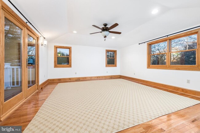 Building Photo - 901 Academy Ln