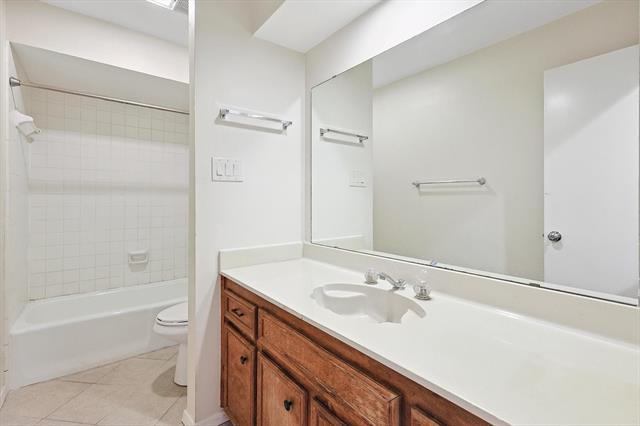 Building Photo - 916 Shady Creek Ln