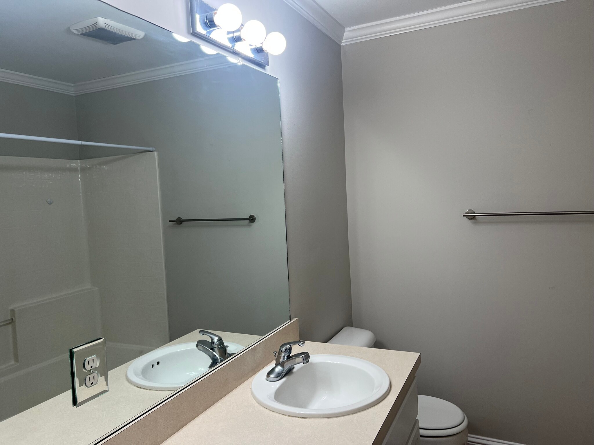 Building Photo - 1108 Crescent Meadows Dr