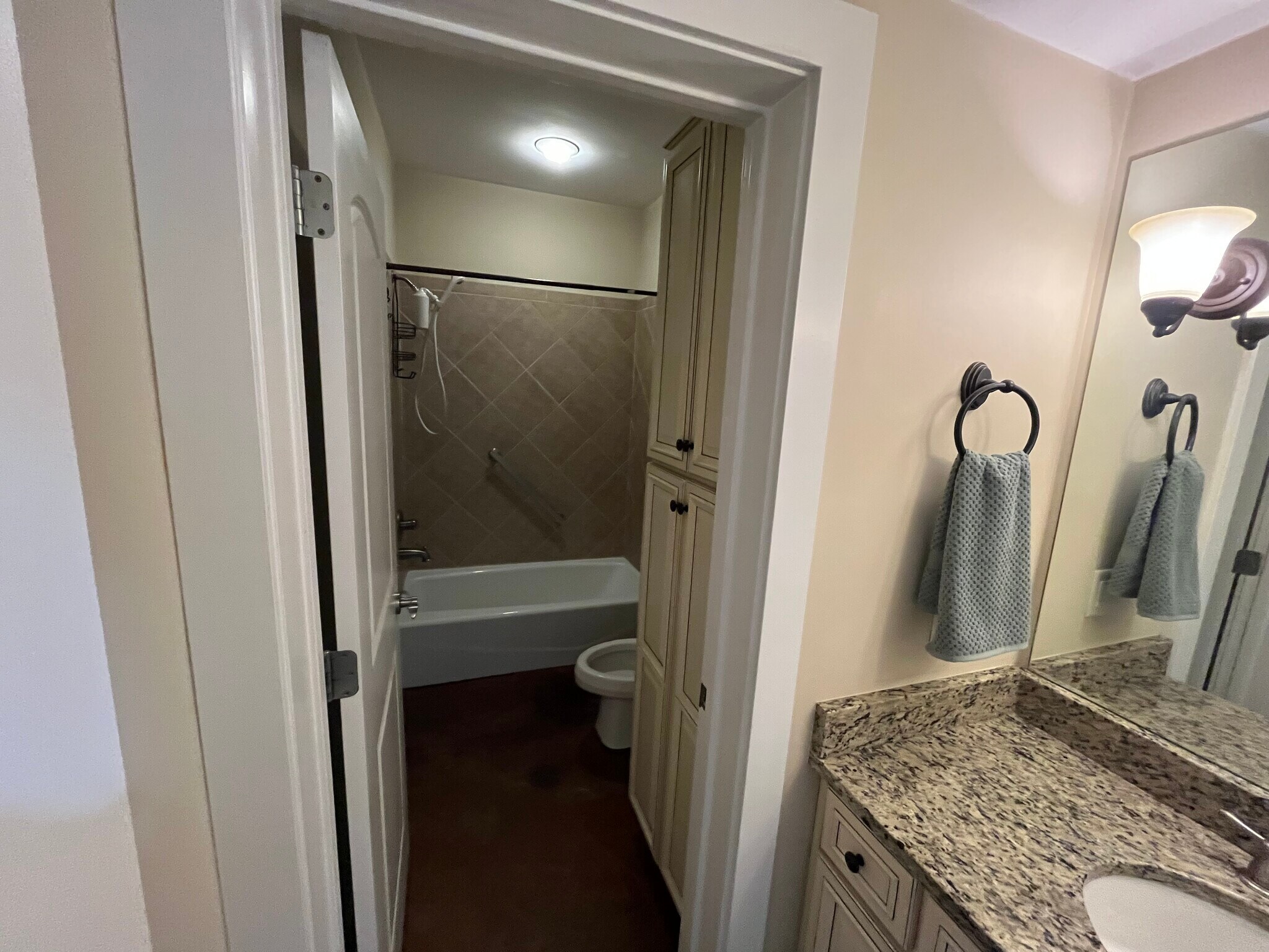 Building Photo - 148 Generals Retreat Pl