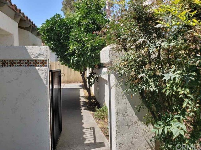 Building Photo - 31446 Via La Senda