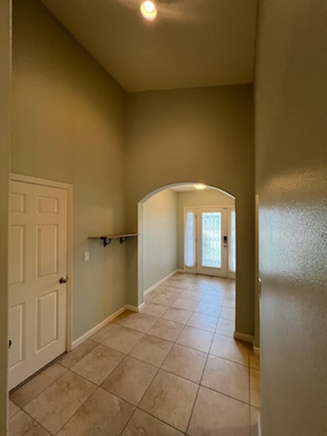 Building Photo - Sawgrass Lakes Home