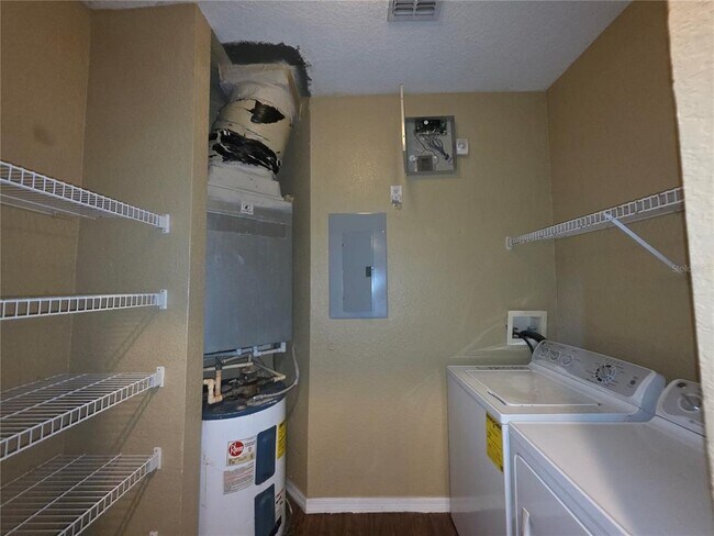 Building Photo - 824 Grand Regency Pointe