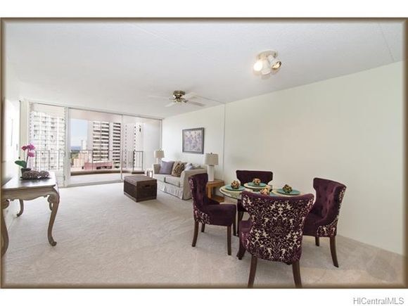 Living room - 469 Ena Rd