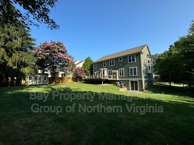 Building Photo - 10005 Murnane St