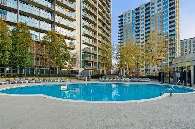 Building Photo - 44 Peachtree Pl NE