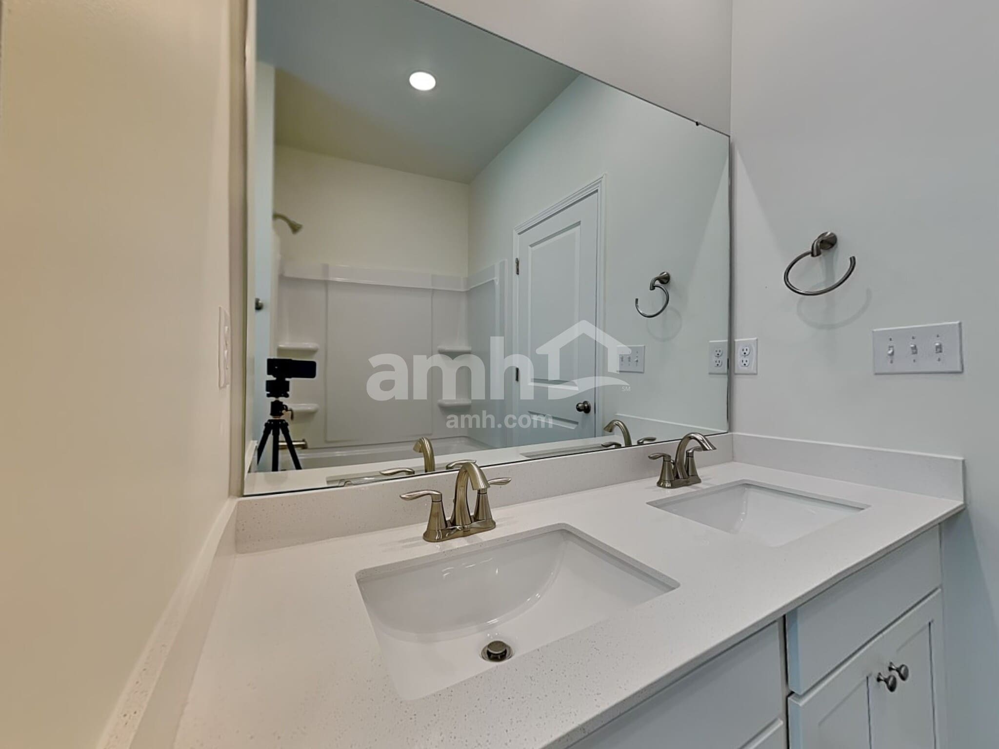 Building Photo - 3527 Lincoln Hts Ln