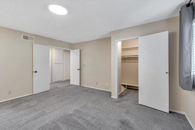 Building Photo - 253 Green Moor Pl