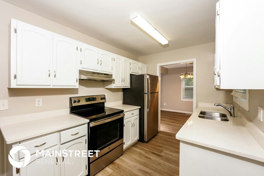 Building Photo - 1729 Tall Oak Cir