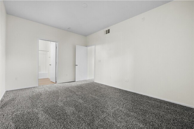 Building Photo - 8250 N Grand Canyon Dr