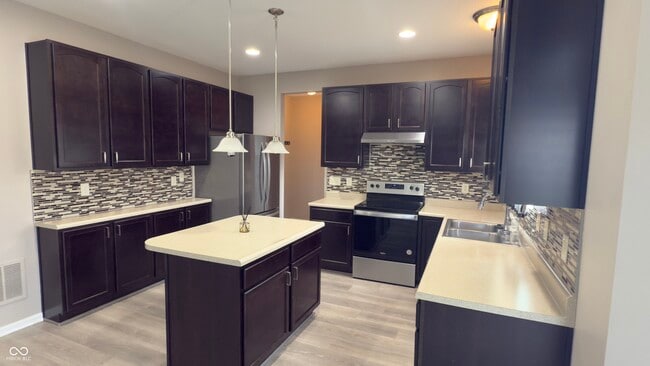 Building Photo - 2244 McGregor Ct