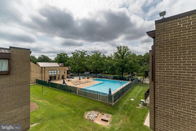 Building Photo - 7587 Margate Ct