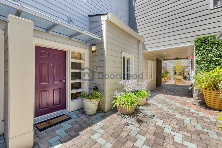 Building Photo - 1561 Brunswig Ln