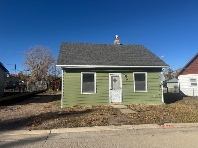 Building Photo - 18 Frontier St