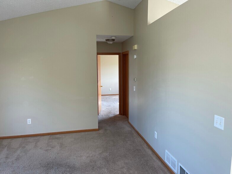 Building Photo - 2015 Brittany Ct