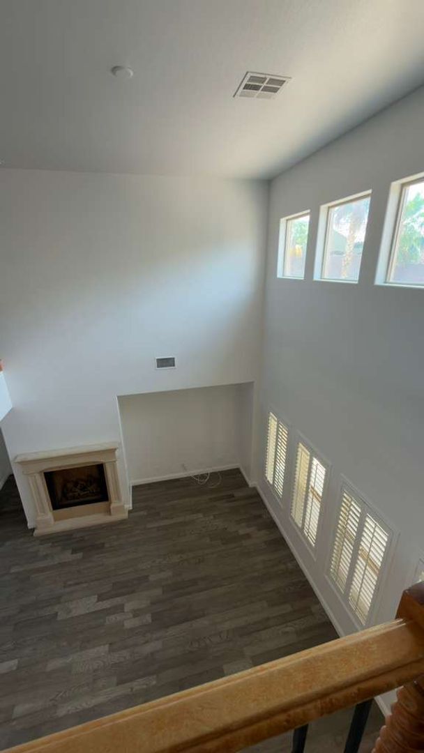 Building Photo - A Perfect Blend of Luxury, Comfort & Style