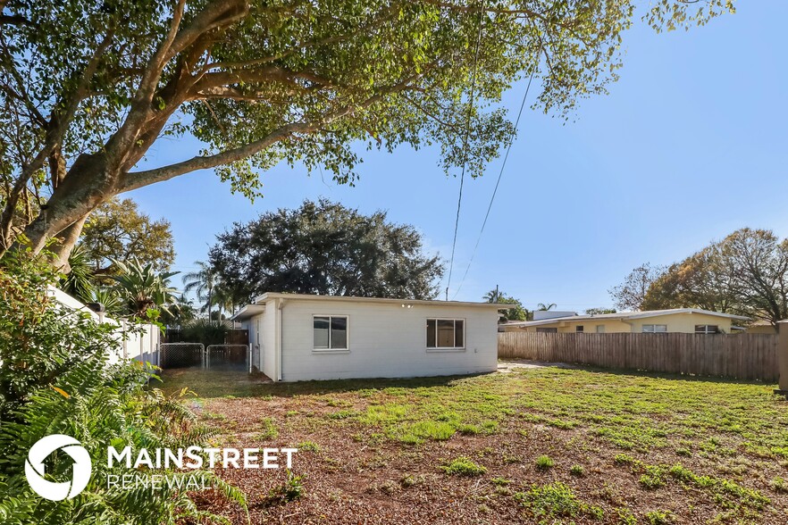 Building Photo - 121 Sunlit Cove Dr NE