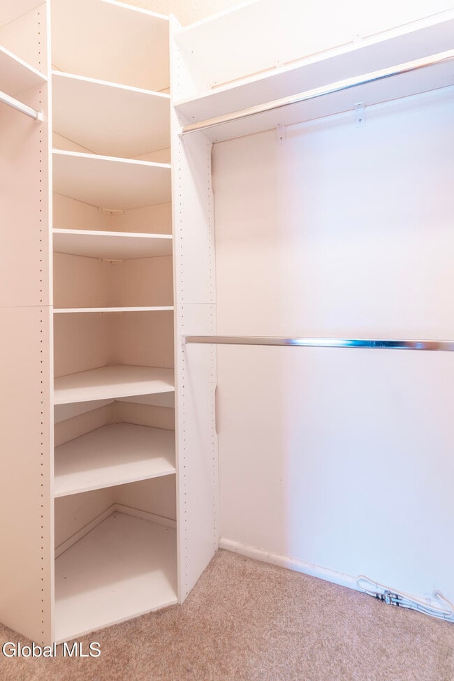 Building Photo - 43 Commons Dr