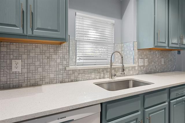 Building Photo - 4402 Spring Garden Dr