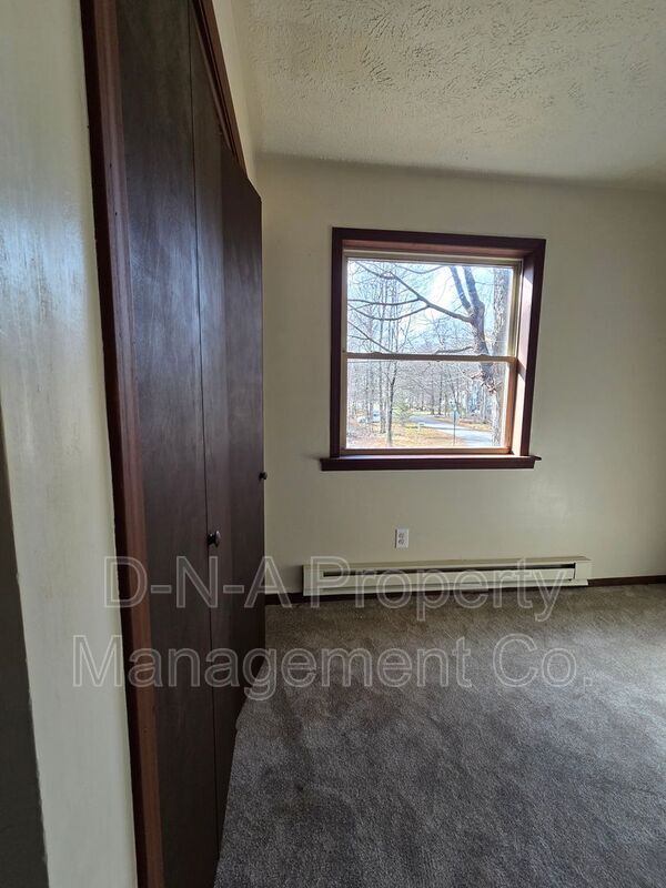 Building Photo - 2859 Fairhaven Dr