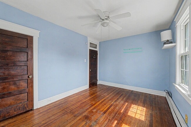 Building Photo - 615 Shore Rd