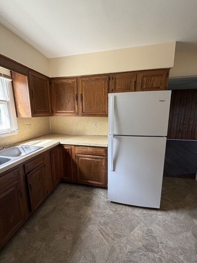 Building Photo - 8218 Brown Rd