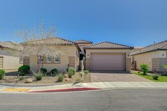 Building Photo - Luxury Single Story 3 Bedroom!