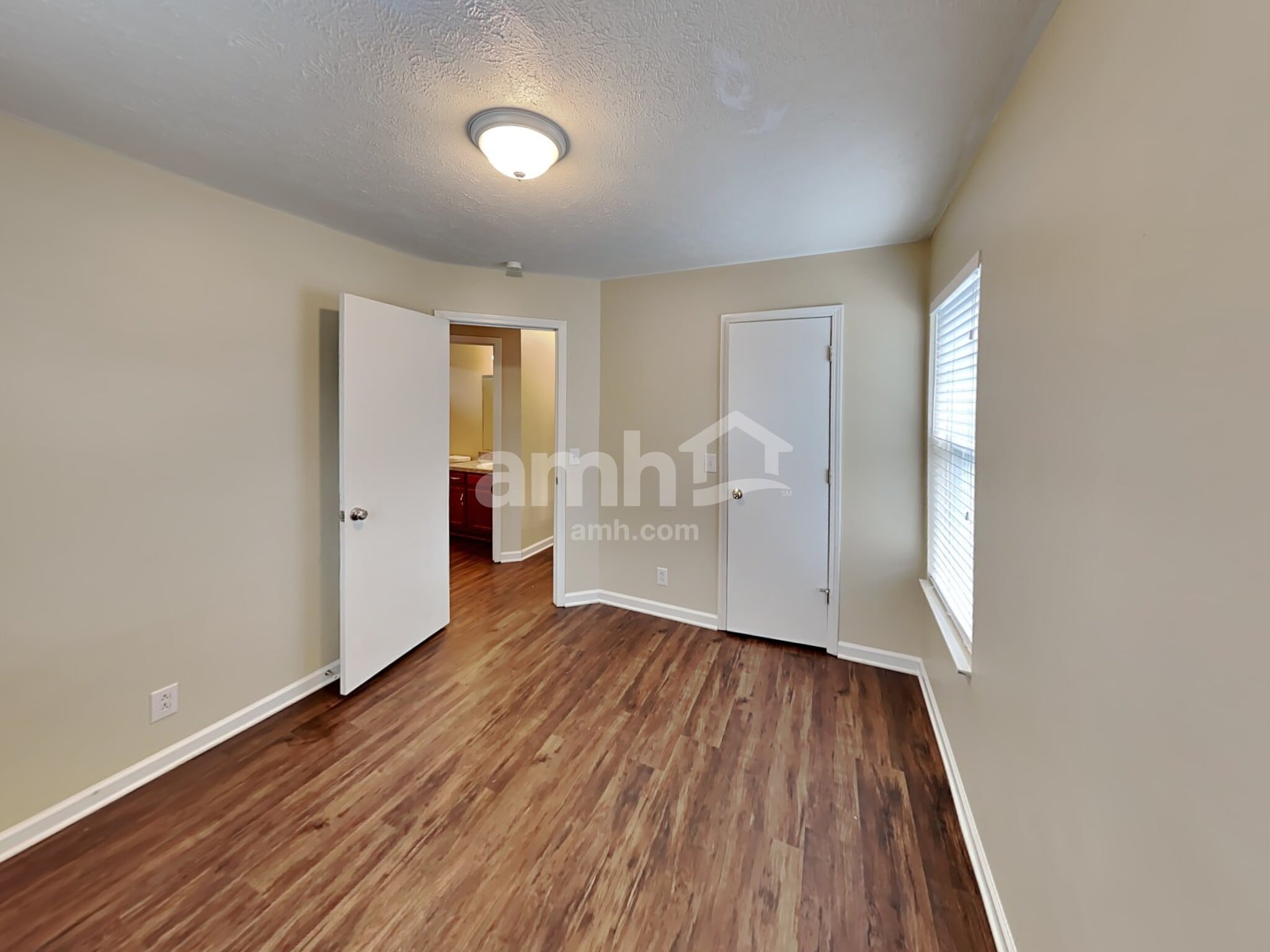 Building Photo - 1212 Wembley Dr