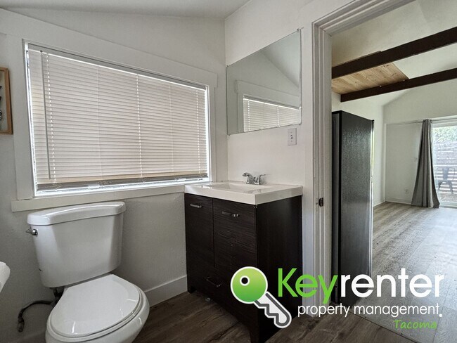Building Photo - Fully Remodeled Tacoma Home with Detached ...