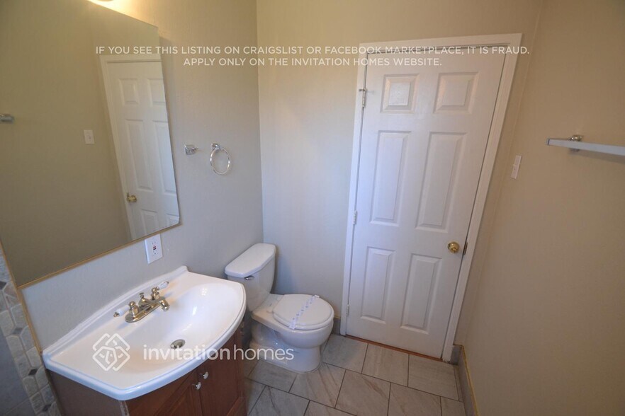 Building Photo - 10307 S Doty Ave