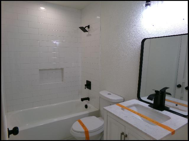 Building Photo - 2324 S Louisiana St