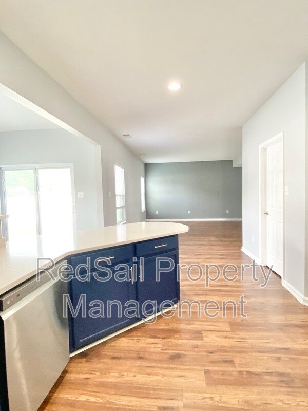 Building Photo - 642 Kelso Dr