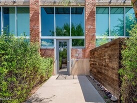 Building Photo - 1001 E 17th St