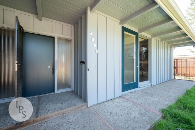 Building Photo - Hoult: 4096