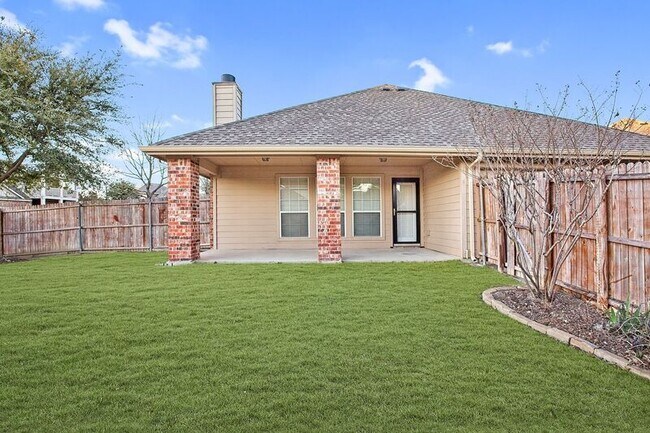 Building Photo - 5925 Silver Buckle Dr