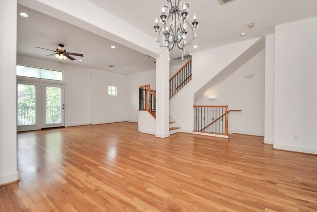 Building Photo - 5815 Lacy St