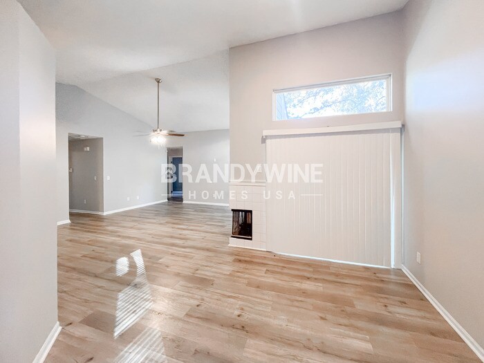 Building Photo - 4400 Westchester Ct