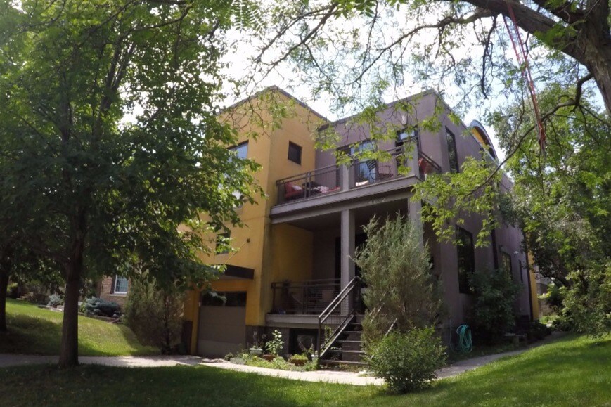 Building Photo - 4732 Grand Ave S