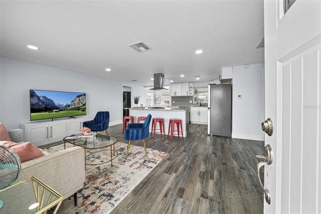 Building Photo - 13704 Veronica Dr