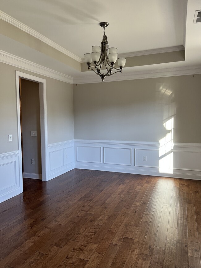 Building Photo - 104 Heartsease Ln