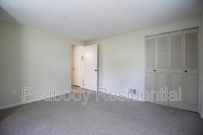 Building Photo - 5810 Sunderland Ct