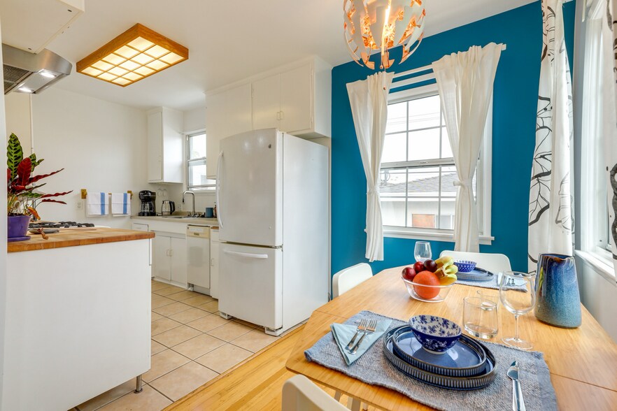 Building Photo - 3454 Vinton Ave
