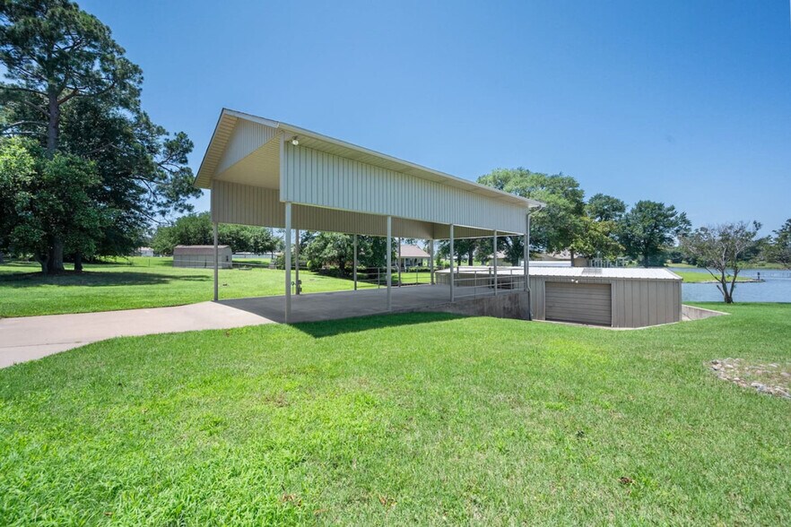 Building Photo - 1012 Chestnut Dr