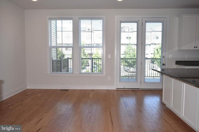 Building Photo - 23079 Sullivans Cove Sq