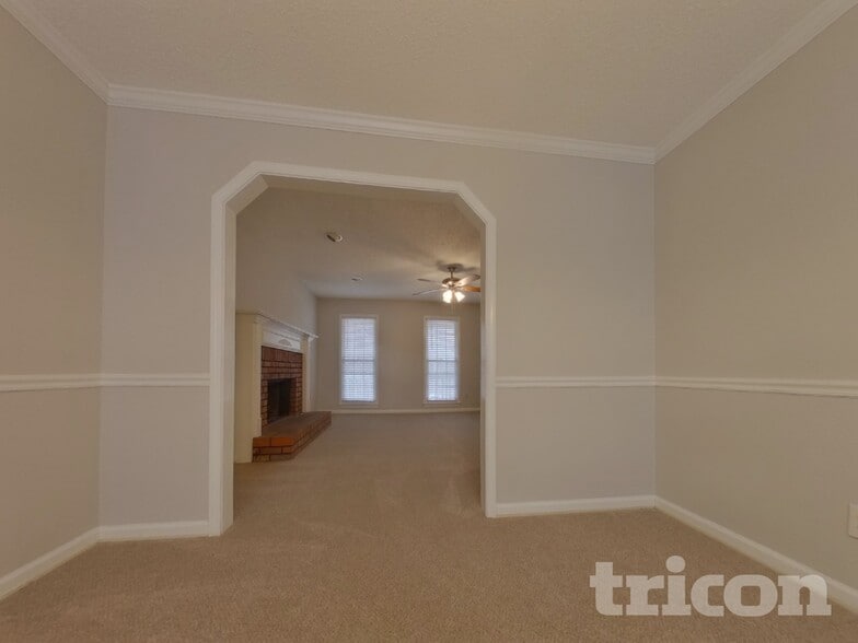 Building Photo - 329 Stratford Dr