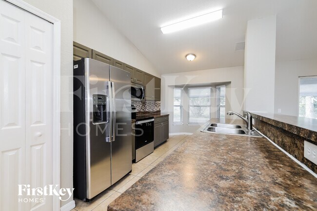 Building Photo - 612 Camel Ln